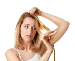 Combien poussent vos cheveux en une journée ?  la réponse pourrait te surprendre!
